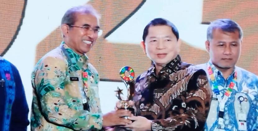 Kabupaten Bandung meraih Juara 2 Finalis Integratif Sustanaibility Indonesia Movement (I-SIM) For Regencies 2023 pada gelaran SDGs Annual Conference 2023 di Yogyakarta, Senin (6/11/2023).
