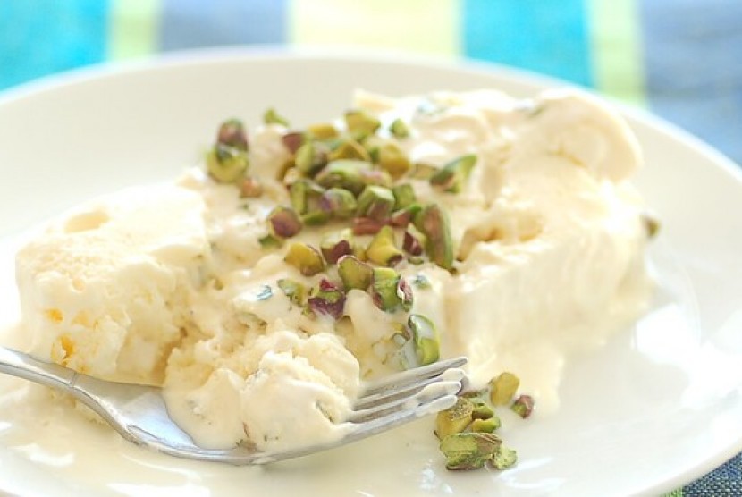 Kacang pistachio untuk toping es krim (Ilustrasi)