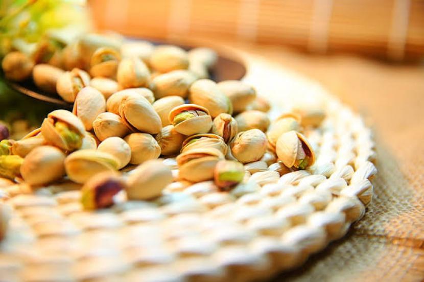 Kacang pistacio mengandung banyak nutrisi dan gizi yang baik bagi tubuh.