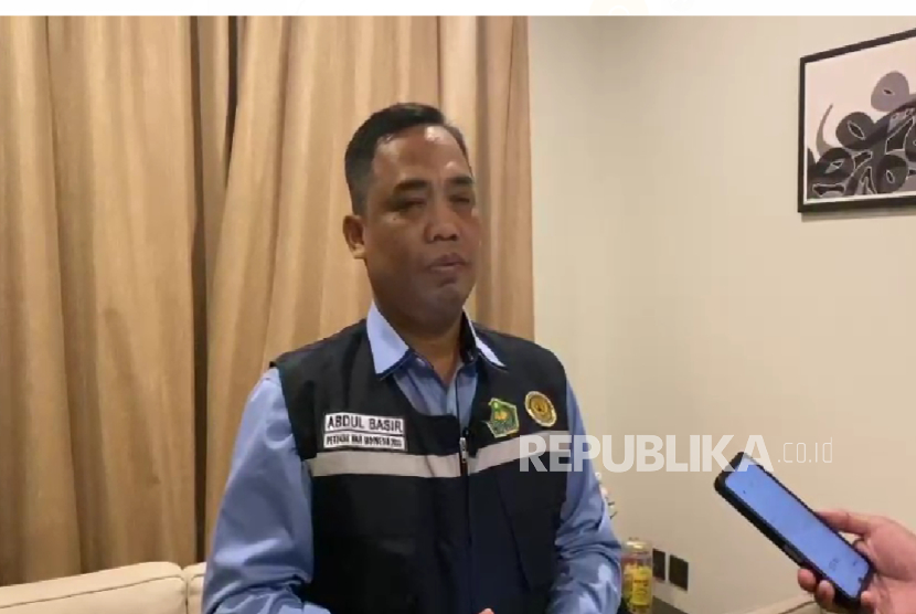 Kadaker Bandara Petugas Penyelenggara Ibadah Haji (PPIH) Arab Saudi 2025 Abdul Basir.