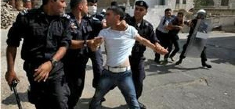 Kader Hamas yang ditangkap (ilustrasi).