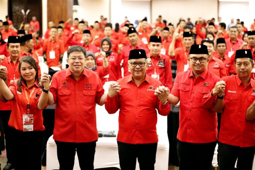Kader partai di Sumatera Barat (Sumbar) yang melaksanakan rapat kerja daerah (Rakerda). 