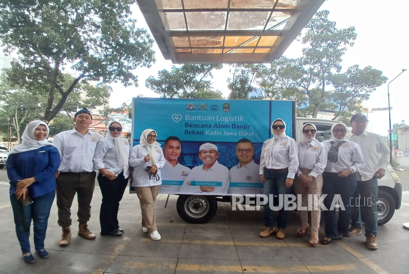 Kadin Jabar, melepas bantuan sosial (Bansos) ke korban banjir di Bekasi, di Kantor Kadin Jabar, Ahad (9/3/2925)