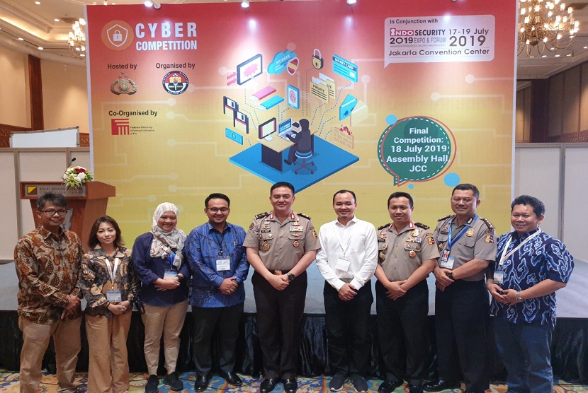 Kadiv Humas Polri Irjen Muhammad Iqbal saat mengunjungi pameran Indo Security dan Indo Firex 2019 Expo & Forum 