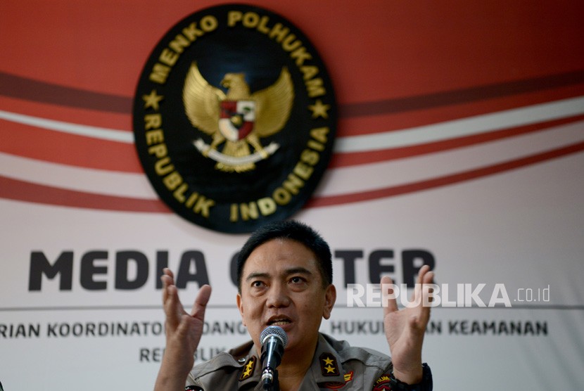 Kadiv Humas Polri Irjen Pol M Iqbal memberikan keterangan kepada wartawan terkait perkembangan kericuhan 21-22 Mei 2019 di Media Center Kemenko Polhukam, Jakarta, Selasa (11/6/2019).