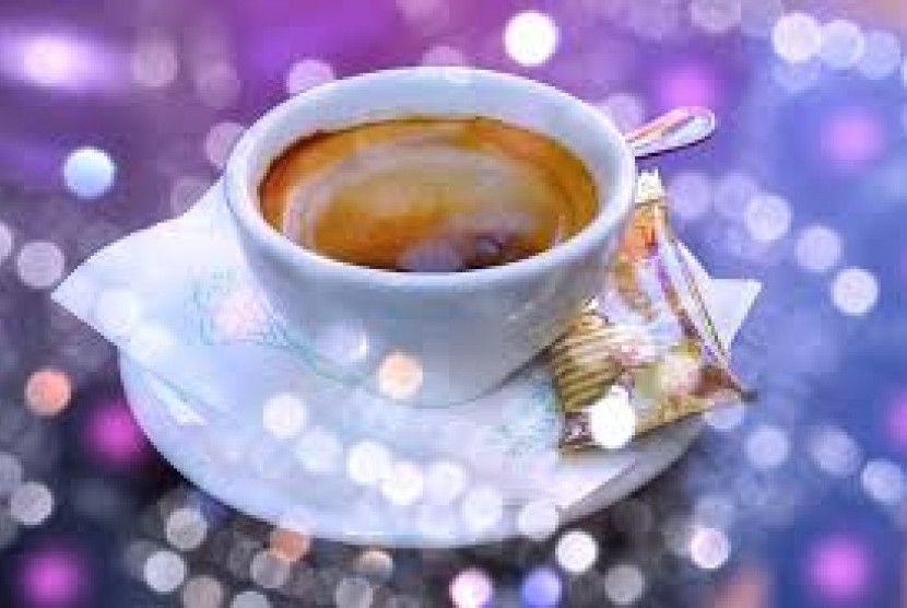 Peneliti menemukan bahwa kafein, seperti dalam kopi, dapat berperan sebagai agen antiobesitas.