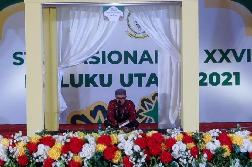 Kafilah STQ Sumbar Diberi Hadiah Berangkat Haji dan Ruko. Kafilah Sumatra Barat (Sumbar) Rusydi Haris Dwiputra juara di ajang Seleksi Tilawatil Quran (STQ) Nasional XXVI 2021 tafsir Alquran cabang bahasa Arab.