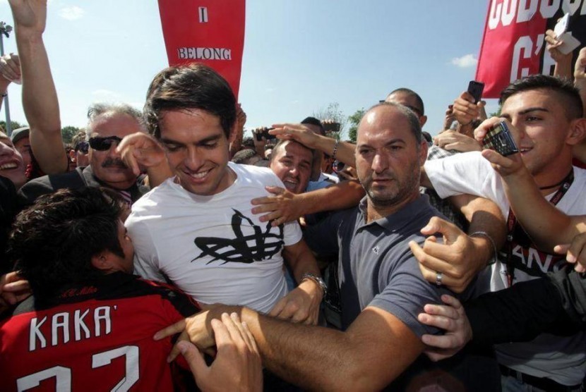 Kaka dielu-elukan para pendukung Milan.