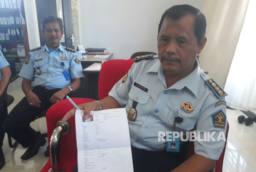 Kalapas Narkotika Baleendah, Suprapto memberikan keterangan terkait salah satu warga binaan Asep Sopian (20) yang tewas diduga dianiaya oleh sesama warga binaan, Senin (31/7).