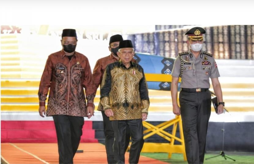 Kalimantan Selatan (Kalsel) kembali menjadi tuan rumah Musabaqah Tilawatil Quran (MTQ) Nasional yang dibuka penyelenggaraannya oleh Wakil Presiden KH Maruf Amin di area Astaka Utama, Kiram Park pada Rabu (12/10/2022) malam.