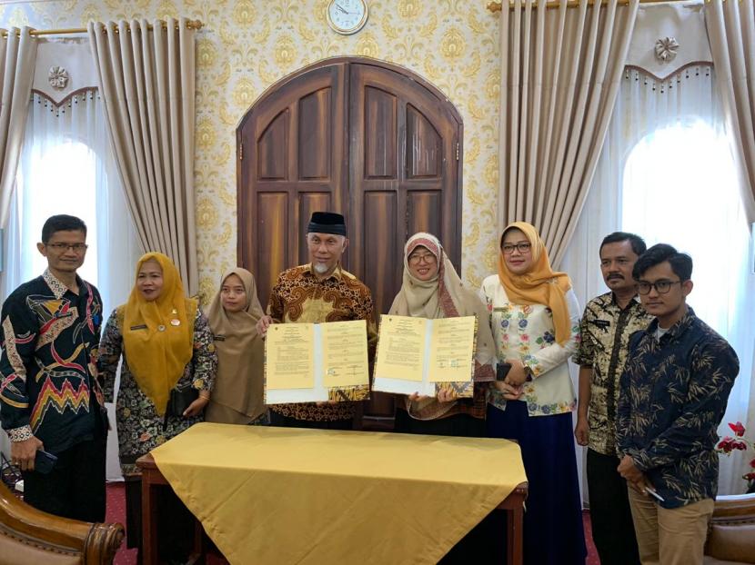 Kamis, 12 Maret 2020 Walikota Padang Mahyeldi Ansharullah menerima kunjungan Rektor Institut Agama Islam Tazkia Murniati Mukhlisin.(dok. Istimewa)