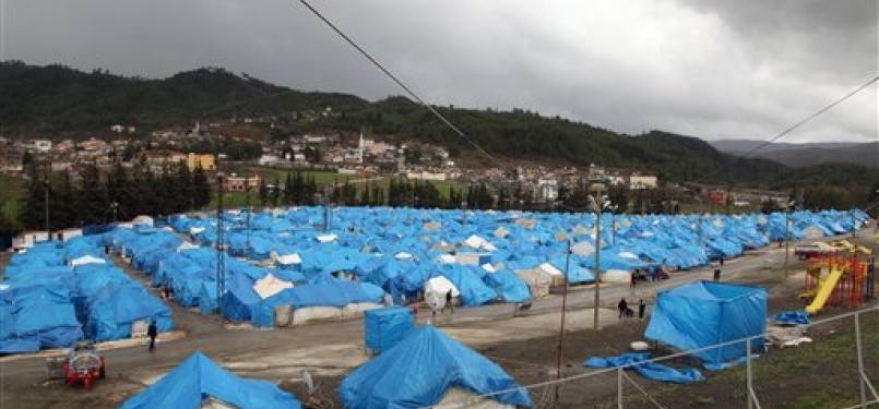 Kamp pengungsi Suriah di Yayladagi, Turki. Mereka meninggalkan negaranya karena tertindas oleh rezim otoriter Presiden Bashar Al-Assad.