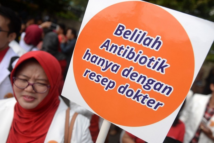 Kampanye menyuarakan menutup apotek tanpa apoteker, Indonesia bebas obat palsu, Indonesia bebas obat kedaluwarsa, dan Indonesia bebas narkoba. (Ilustrasi)