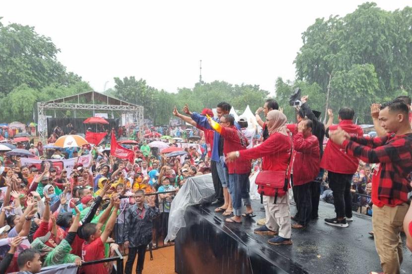 Kampanye Prabowo-Gibran yang dihadiri Kaesang Pangarep.