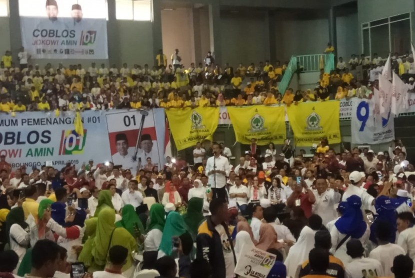 Kampanye terbuka Jokowi di Gor Mastrip, Probolinggo, Jawa Timur pada Rabu (10/4).