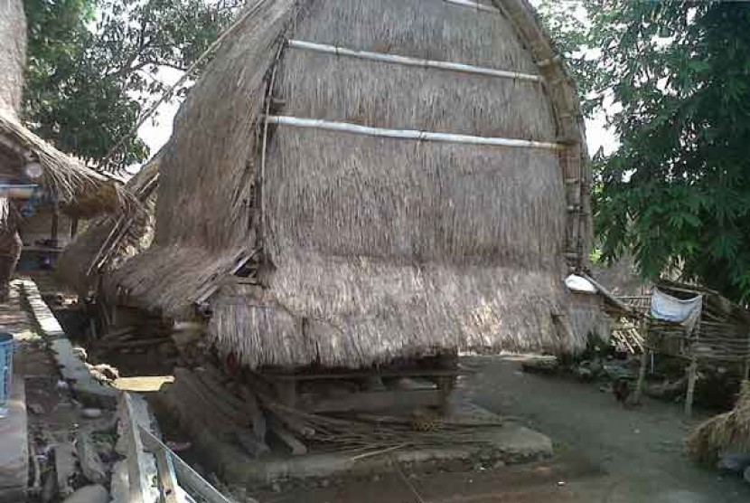 Kampung Sasak Desa Sade, Lombo.