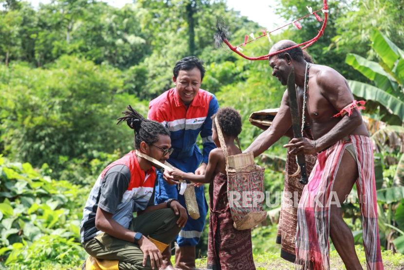 Kampung Wisata Adat Malasigi binaan Pertamina EP Papua Field, Zona 14 Regional Indonesia Timur Subholding Upstream Pertamina, meraih juara 1 Desa Wisata Rintisan dalam ajang Anugerah Desa Wisata Indonesia (ADWI) 2024.