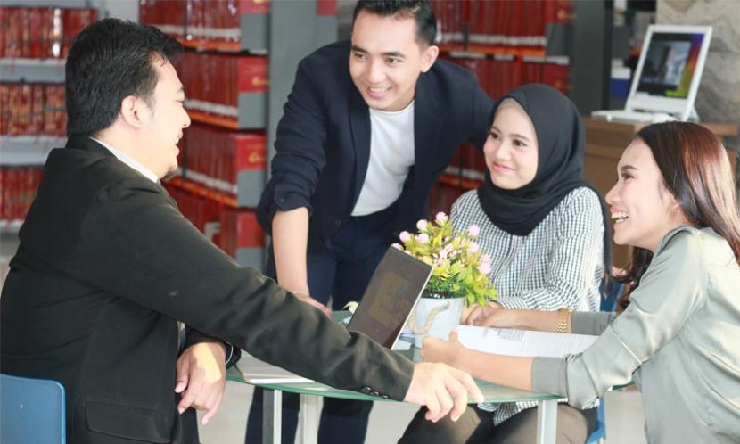 Kampus Digital Bisnis Universitas Nusa Mandiri (UNM) di usia nya yang ke-22 tahun terus berupaya meningkatkan fasilitas pelayanan kualitas pendidikan dengan melakukan kerja sama dengan banyak perusahaan.