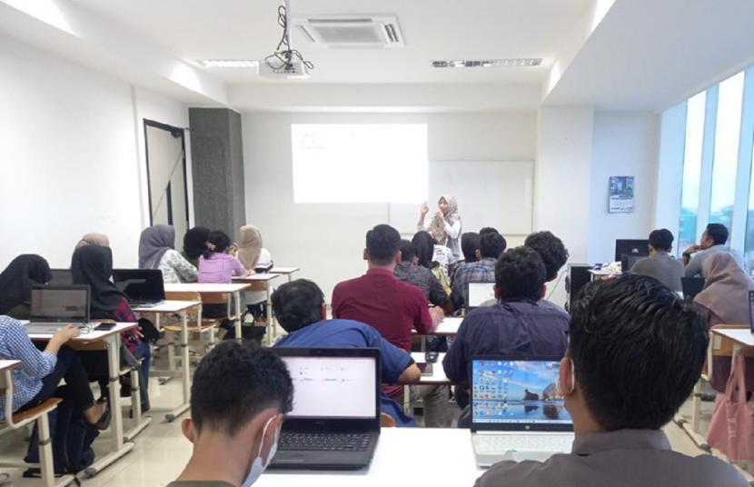 Kampus Digital Bisnis Universitas Nusa Mandiri (UNM) ikut serta dalam program praktisi mengajar 2023 dan berkolaborasi dengan praktisi yang kompeten di bidangnnya.