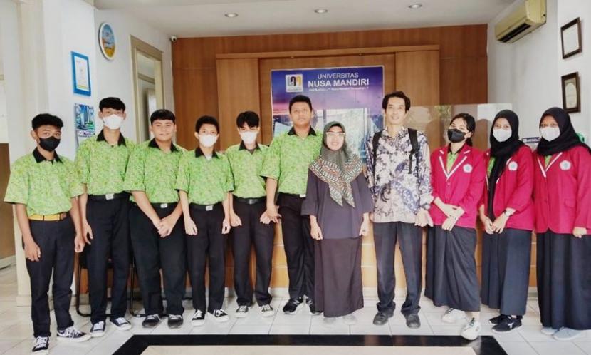 Kampus Digital Bisnis Universitas Nusa Mandiri (UNM) kembali memjembatani kegiatan OJT (On Job Training) siswa/i SMK Pembangunan Jaya Yakapi di Mandiri Digital Universe (MDU).