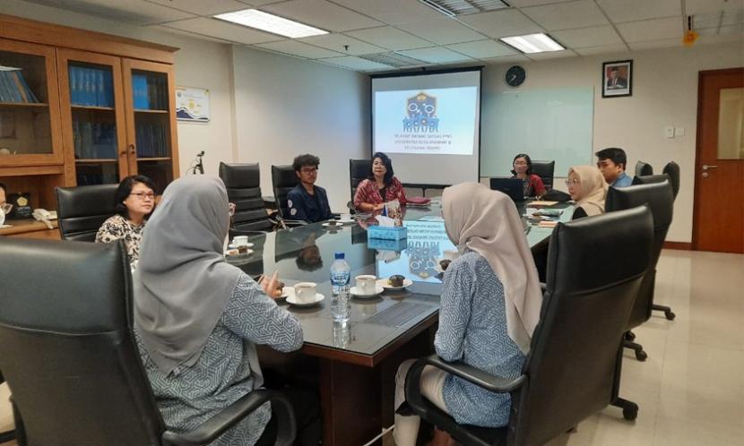 Kampus Digital Bisnis Universitas Nusa Mandiri (UNM) melakukan kunjungan kerja sama sekaligus diskusi demi mempersiapkan kegiatan Uji Publik yang akan dilaksanakan dalam waktu dekat ini.