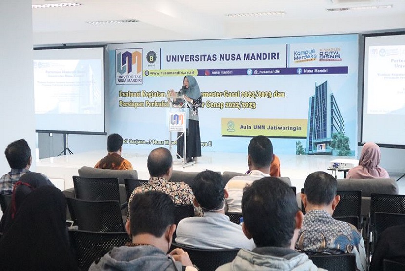 Kampus Digital Bisnis Universitas Nusa Mandiri (UNM) sukses gelar pertemuan akademik guna persiapkan perkuliahan semester genap 2022/2023. Universitas Nusa Mandiri (UNM) sesuai visi yang diembannya terus berusaha menjadi universitas yang berkualitas di Indonesia. 