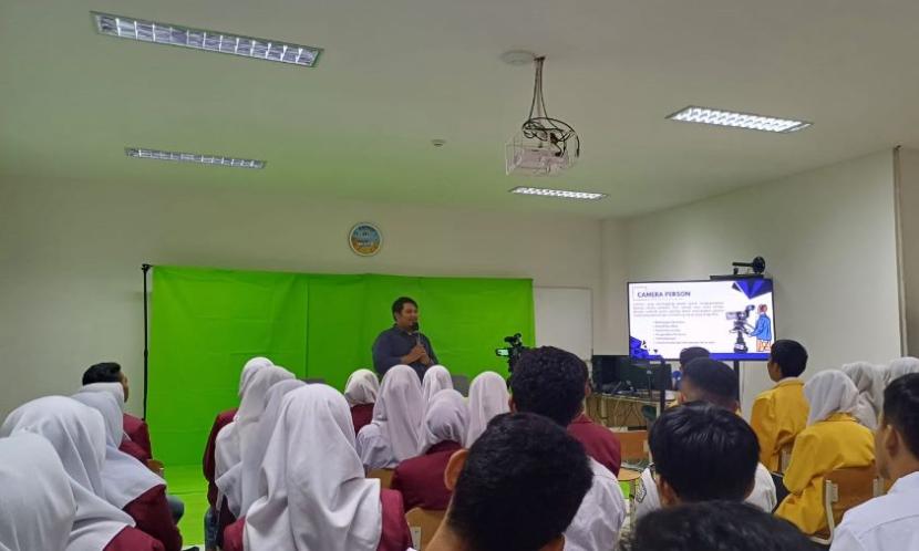 Kampus Digital Bisnis Universitas Nusamandiri (UNM) berkolaborasi dengan startup Mandiri Digital Universe (MDU) atau NextOne, kembali menggelar acara CreaBesT (Creative Business and Talent) yang berlangsung dari pada 24 - 26 Juli 2023. 
