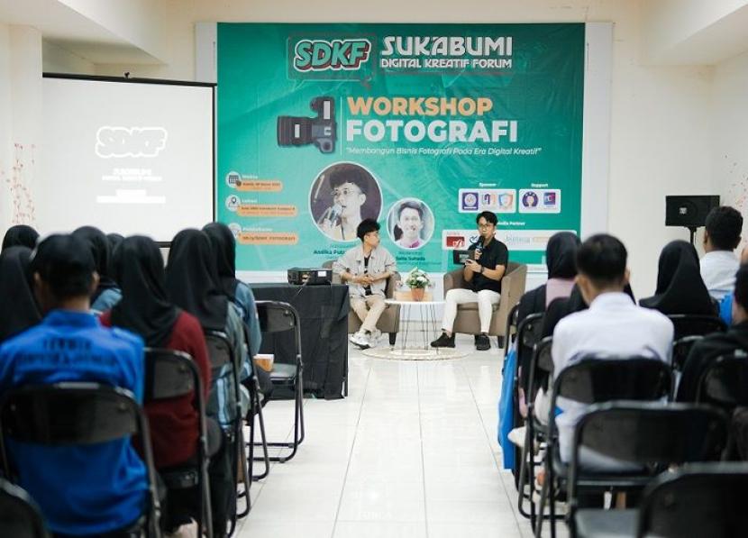 Kampus Digital Kreatif Universitas BSI (Bina Sarana Informatika) berhasil menginisiasi pembentukan Sukabumi Digital Kreatif Forum (SDKF) yang telah menjadi kekuatan pendorong dalam memajukan industri digital kreatif di Sukabumi, Jawa Barat.