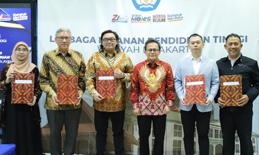 Kampus Digital Kreatif Universitas BSI (Bina Sarana Informatika) saat menerima Surat Keputusan (SK) baru dari Lembaga Layanan Pendidikan Tinggi (LLDIKTI) Wilayah III Jakarta.