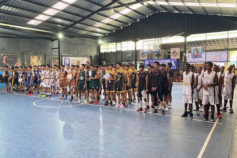 Kampus Digital Kreatif Universitas BSI (Bina Sarana Informatika) sukses menyelenggarakan kegiatan kompetisi BSI FLASH 2023 Basketball Competition BSI Flash Sport Competition Kota Depok 2023.