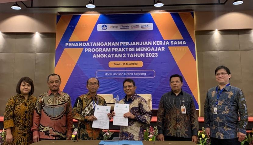 Kampus Digital Kreatif Universitas BSI (Bina Sarana Informatika) telah melakukan penandatanganan Perjanjian Kerja Sama (PKS) dengan Universitas Tarumanagara (Untar).