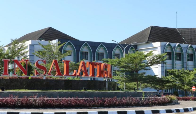 Kampus IAIN Salatiga, di Jalan Lingkar Selatan (JLS) Salatga, Kecamatan Sidorejo, Kota Salatiga. IAIN Salatiga kini telah bertransformasi menjadi UIN Salatiga, berdasarkan Peraturan Presiden (Perpres) Republik Indonesia Nomor 88 Tahun 2022 tertanggal 8 Juni 2022.
