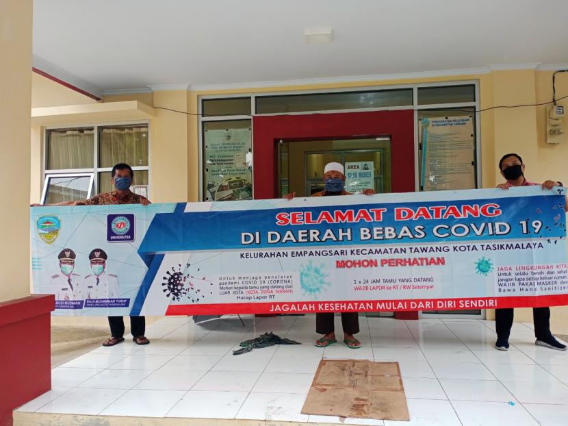 Kampus UBSI Tasikmalaya aktif melakukan sosialisasi pencegahan Covid-19 di Kelurahan Empangsari, Kecamatan Tawang, Tasikmalaya, Jawa Barat.