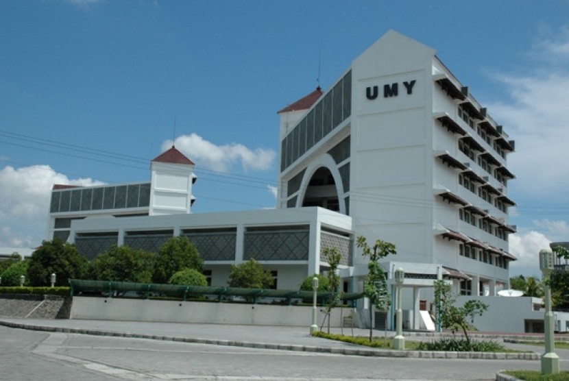 Kampus Universitas Muhammadiyah Yogyakarta (UMY) di Yogyakarta.  Universitas Muhammadiyah Yogyakarta (UMY) mulai menerapkan kegiatan perkuliahan dengan tatap muka di tengah pandemi Covid-19. Kegiatan perkuliahan tatap muka ini akan digelar secara bertahap yang dimulai pada 14 September 2020.