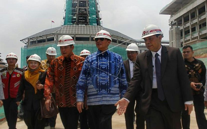 Kampus Universitas Sultan Ageng Tirtayasa (Untirta) di Sindangsari, Kabupaten Serang, Banten, yang baru diresmikan Presiden Joko Widodo awal Maret lalu memanfaatkan penggunaan konstruksi sarang laba-laba (KSLL).