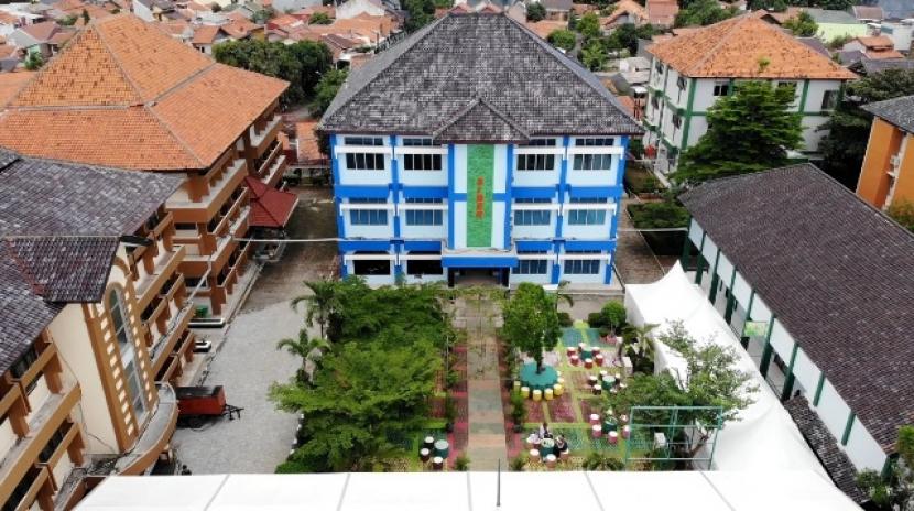 IAIN Cirebon beralih status jadi Universitas Islam Siber Syekh Nurjati Indonesia.