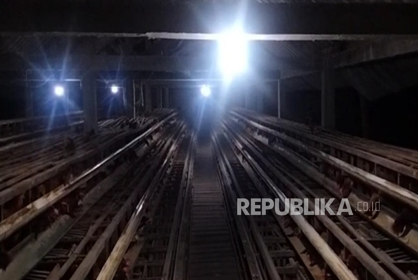 Kandang peternakan ayam petelur yang telah dilakukan proses modernisasi Smart Farm. 
