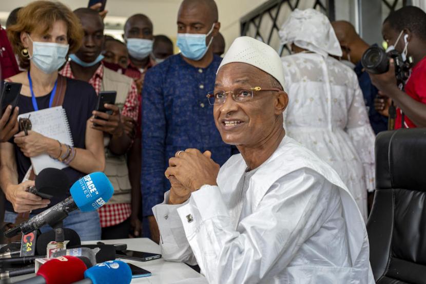 Kandidat presiden oposisi Guinea, Cellou Dalein Diallo, mengklaim kemenangan pemilu.