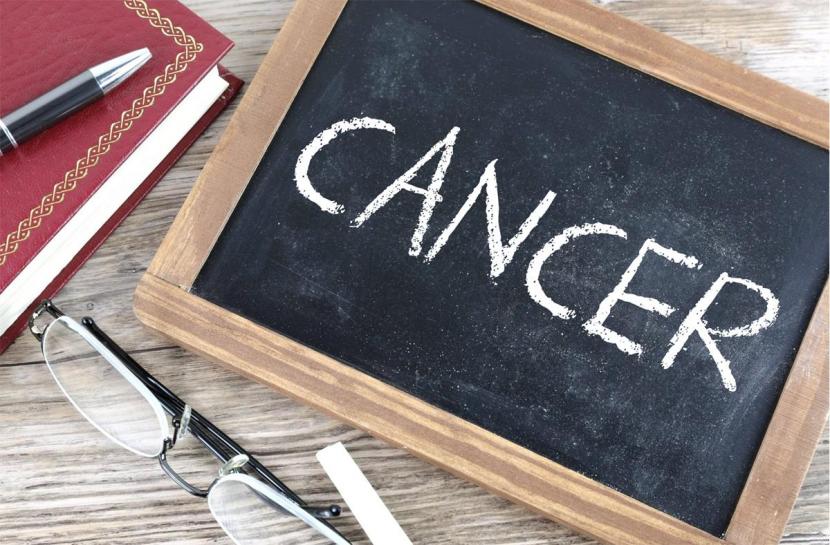 Mendeteksi dini keberadaan kanker ovarium dengan mengenal enam faktor risiko dan empat gejala dapat membantu pasien mendapat penanganan yang tepat dan mengurangi angka kematian.
