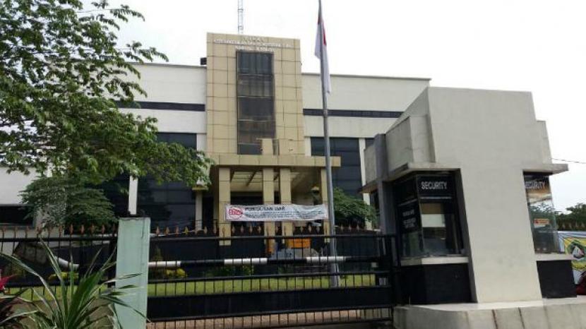 Kantor Dinas Kependudukan dan Pencatatan Sipil (Disdukcapil) Kabupaten Bogor, Jawa Barat. 