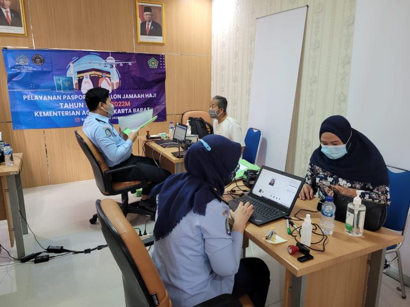 Suasana pelayanan kantor Imigrasi Kelas I Khusus Non TPI Jakarta Barat.