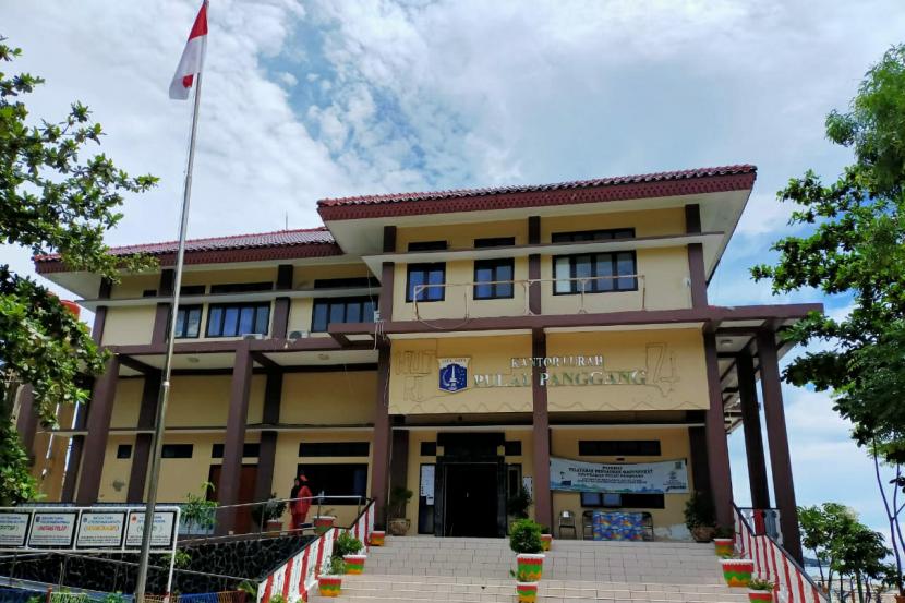 Kantor Kelurahan Pulau Panggang, Kecamatan Kepulauan Seribu Utara, Kabupaten Kepulauan Seribu.