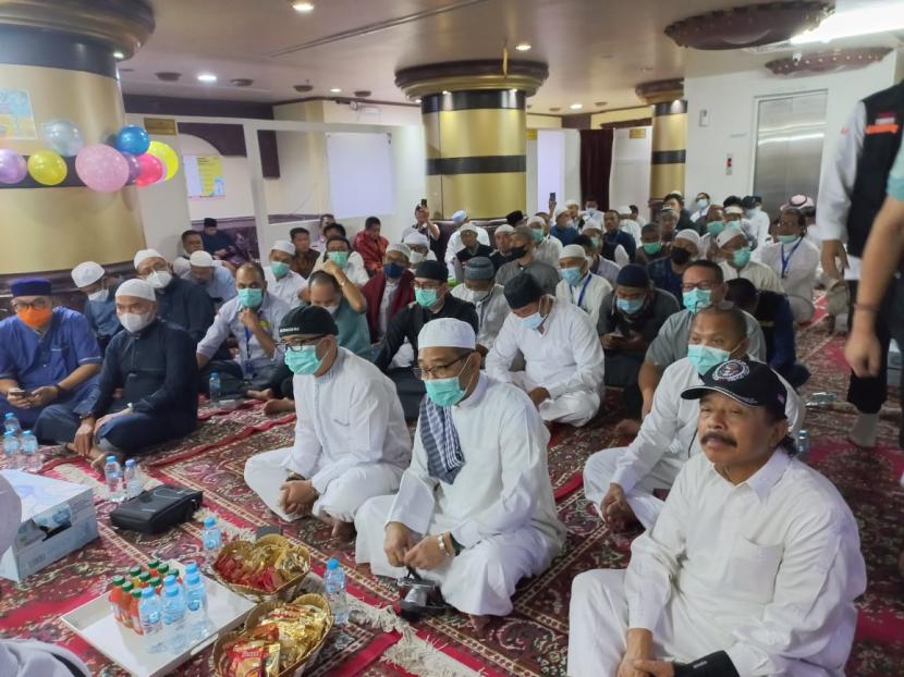 Kantor Kesehatan Haji Indonesia (KKHI) Makkah menggelar perpisahan, dengan seluruh petugas kesehatan haji. Perpisahan ini digelar menyusul berakhirnya pelayanan kesehatan KKHI Makkah, Kamis (4/8/2022). Kapuskes: Jamaah Haji yang Diselamatkan Lebih Banyak Dibanding Jamaah Wafat