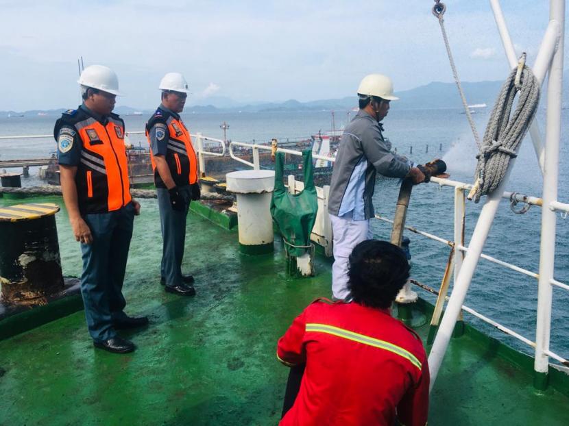 Kantor Kesyahbandaran dan Otoritas Pelabuhan (KSOP) Kelas I Panjang mulai melakukan kegiatan Inspeksi Keselamatan (uji petik) bagi kapal penumpang di Pelabuhan Panjang.