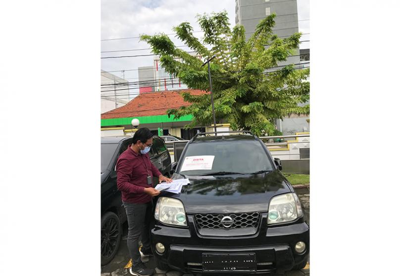 Kantor Pelayanan Pajak (KPP) Pratama Surakarta melakukan penyitaan atas aset wajib pajak PT TU berupa mobil lantaran tunggakan pajak yang belum dibayarkan dengan nominal lebih dari Rp 100 juta.