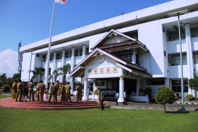 Kantor Pemerintah Provinsi (Pemprov) Bengkulu di Kota Bengkulu.