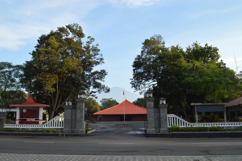 Kantor Pemkab Banyumas, Jawa Tengah. Kemendagri masih mengkaji usulan pemekaran Kabupaten Banyumas 