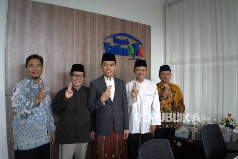 Kantor Pusat Rumah Yatim di Jl. Buah Batu No. 296, Bandung, Jawa Barat, Rabu, (10/12/25) menerima kunjungan silaturahmi dari Prof. Dr. H. M. Asrorun Ni