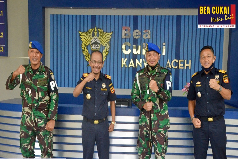 Kantor Wilayah Bea Cukai Aceh berkolaborasi bersama Polisi Militer Daerah Militer Iskandar Muda (Pomdam IM) wujudkan komitmen untuk memajukan ekonomi Provinsi Aceh melalui strategi yang dibahas kedua instansi, pada Kamis (6/8).