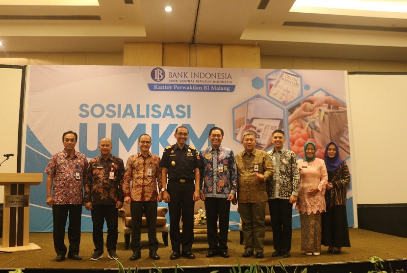 Kantor Wilayah Bea Cukai Jatim II bersama Bea Cukai Malang kunjungi Kantor Perwakilan Bank Indonesia Malang dalam kegiatan sosialisasi bertajuk UMKM On Boarding yang mengundang lebih dari 105 pelaku usaha mikro kecil menengah (UMKM), pada Jumat (28/2).